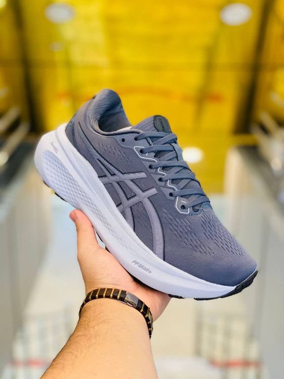 Asics gel kayano30 made in Vietnam