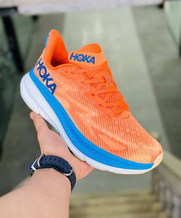 Hoka Clifton 9 made in Vietnam