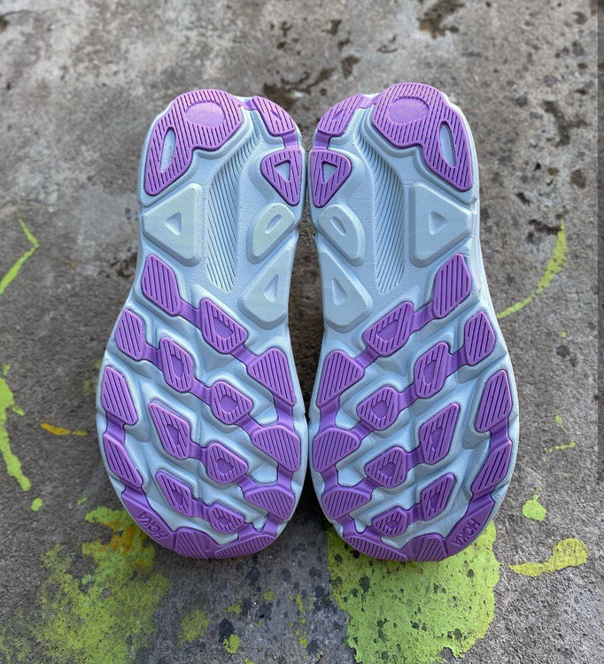 Hoka Clifton 9 made in Vietnam