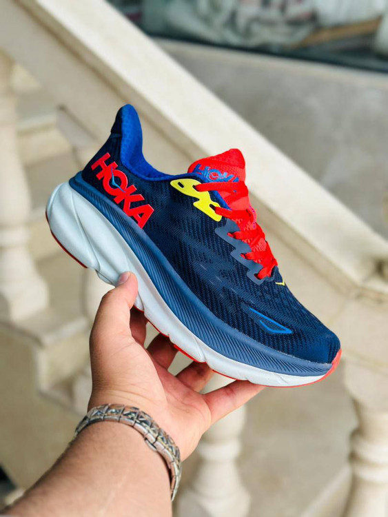 Hoka Clifton 9 made in Vietnam