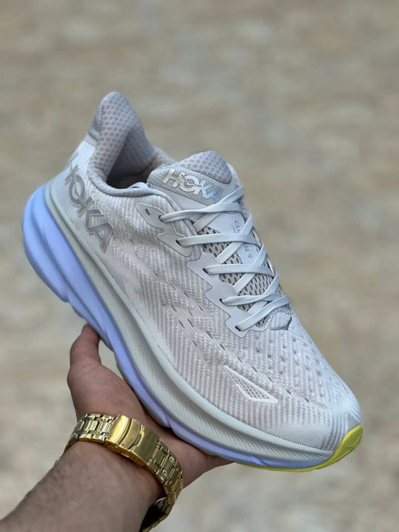 Hoka Clifton 9 made in Vietnam