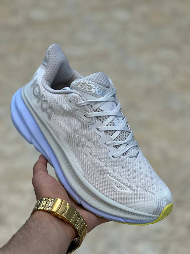 Hoka Clifton 9 made in Vietnam