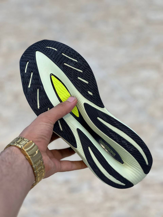 New Balance Fuelcell Rebel V2 made in Vietnam