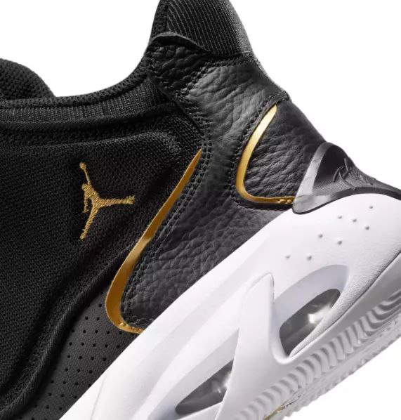 air jordan max aura 4 made in Vietnam