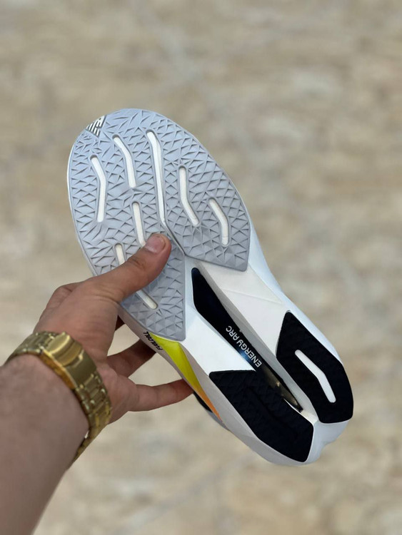 کتونی نیوبالانس مدل FuelCell SuperComp Trainer V3 ساخت ویتنام