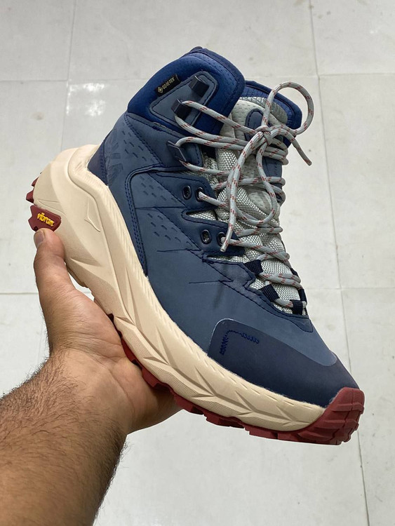 Hoka Kaha 2 GTX made in Vietnam