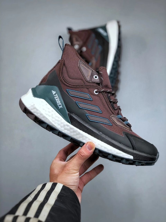 Adidas Terrex Free Hiker 2 made in Vietnam