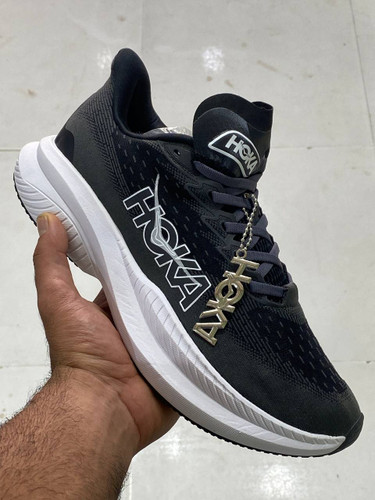 Hoka Mach 6 made in Vietnam