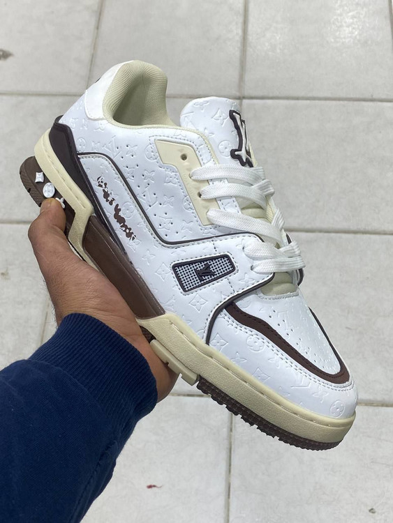 Louis Vuitton Trainer made in Vietnam