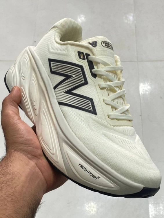 New Balance Fresh Foam X More v5 made in Vietnam