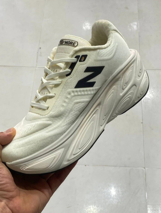 New Balance Fresh Foam X More v5 made in Vietnam