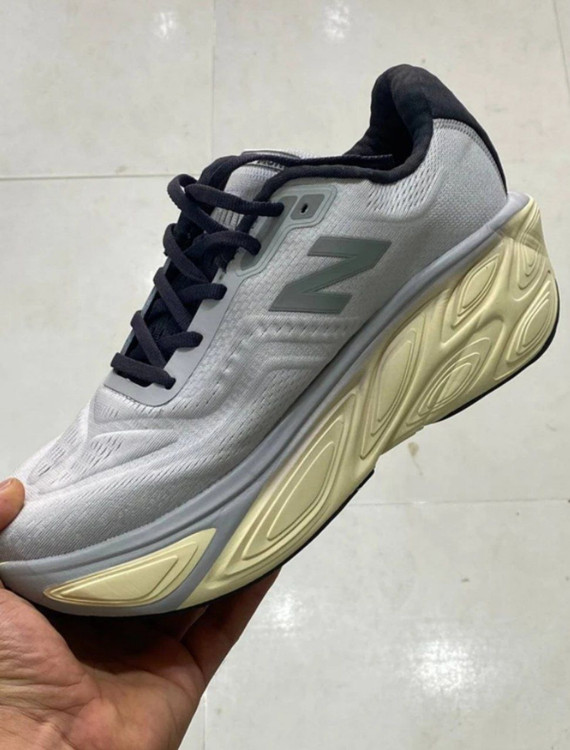 New Balance Fresh Foam X More v5 made in Vietnam