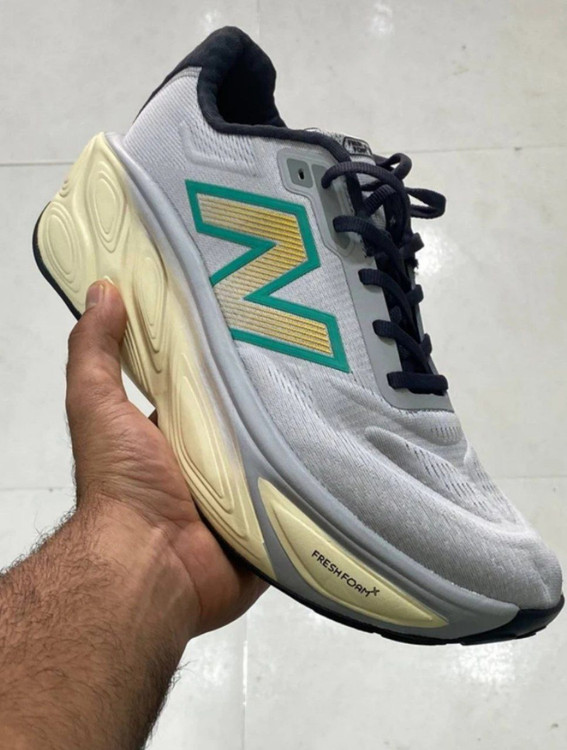 New Balance Fresh Foam X More v5 made in Vietnam