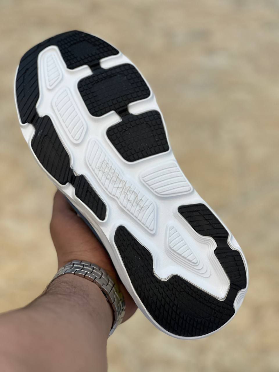 کتونی هوکا مدل Bondi 7 ساخت ویتنام