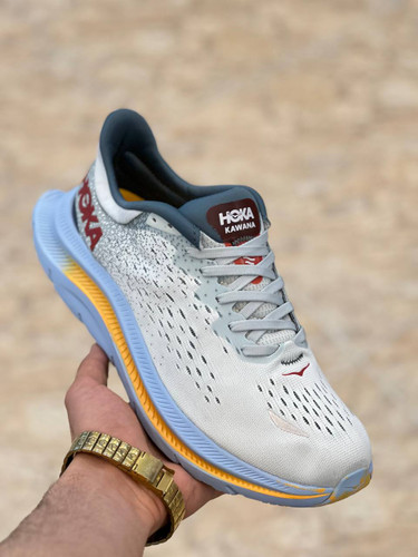Hoka One One Kawana made in Vietnam