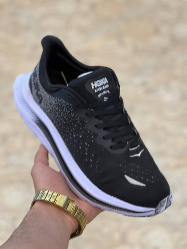 Hoka One One Kawana made in Vietnam