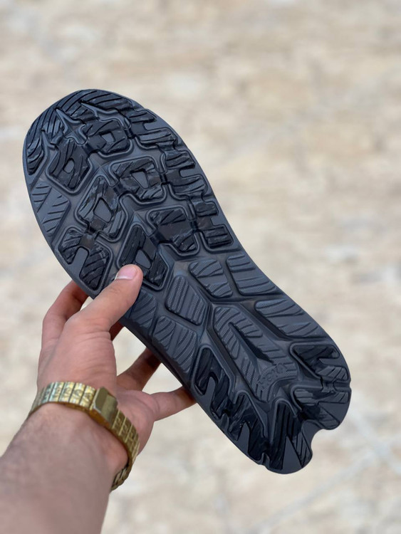 Hoka One One Kawana made in Vietnam