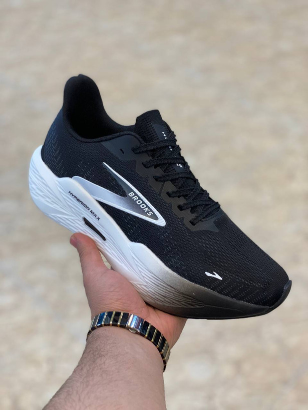 Brooks Hyperion Max 2 made in Vietnam
