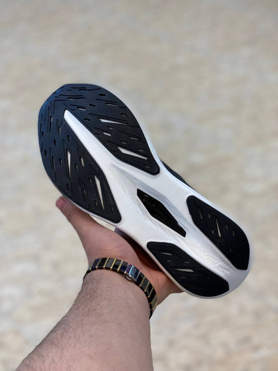 Brooks Hyperion Max 2 made in Vietnam