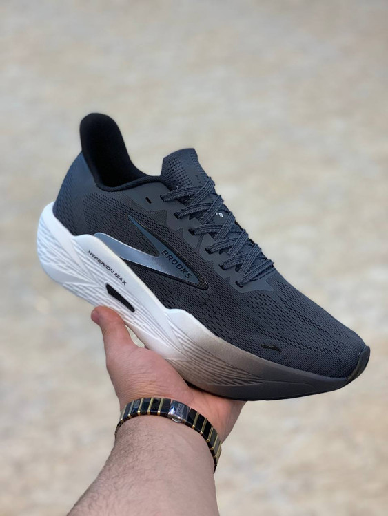 Brooks Hyperion Max 2 made in Vietnam