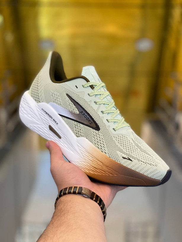 Brooks Hyperion Max 2 made in Vietnam
