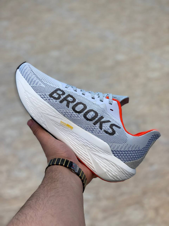 Brooks Hyperion Max 2 made in Vietnam