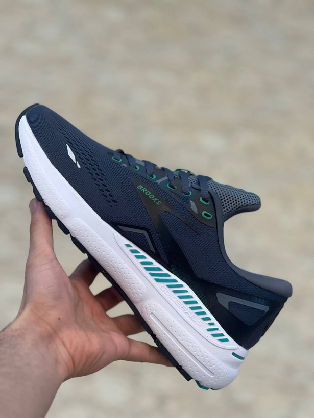 Brooks Adrenaline GTS made in Vietnam