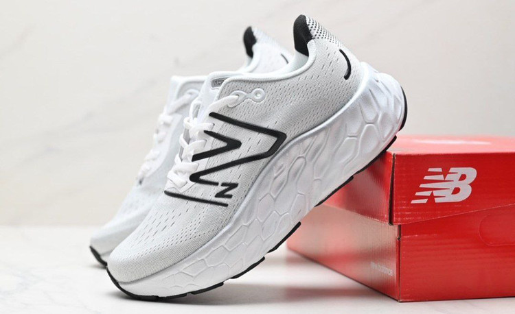 کتونی نیوبالانس مدل Fresh Foam X v4 ساخت ویتنام