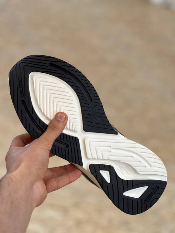 Skechers Hyper Burst made in Vietnam