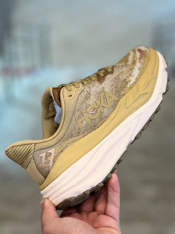 hoka stinson 7 made in Vietnam