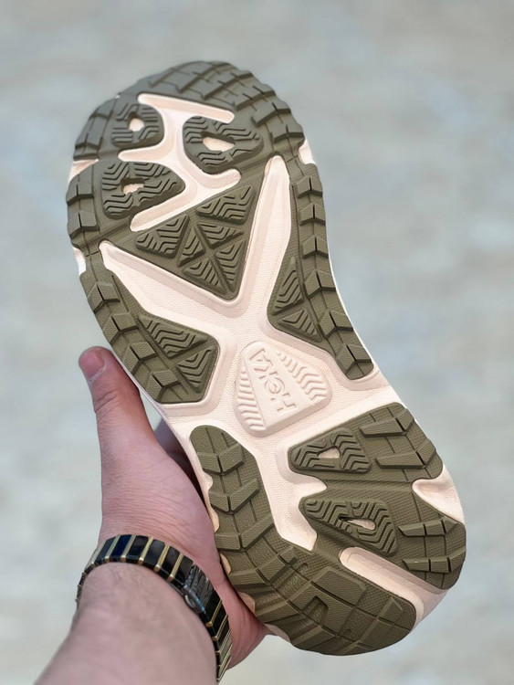 hoka stinson 7 made in Vietnam