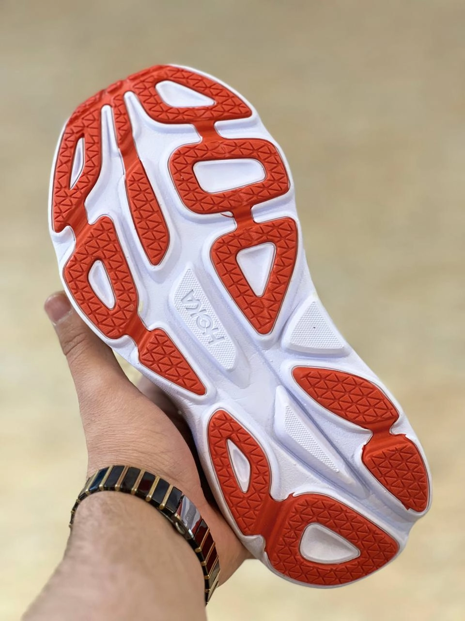 Hoka Bondi 8 made in Vietnam
