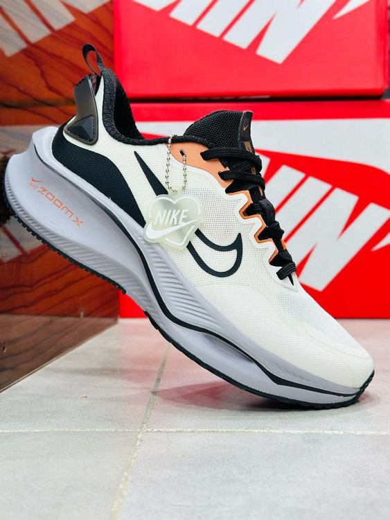 Nike ZoomX made in Vietnam