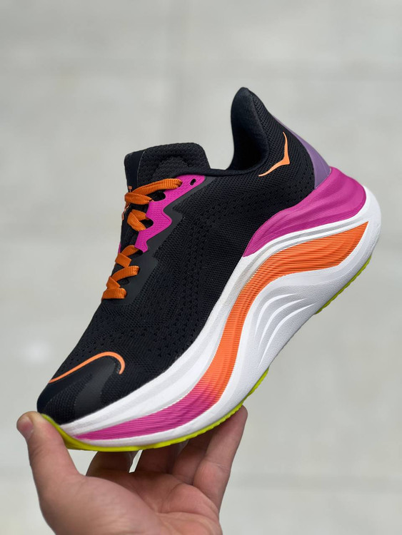 hoka skyward x made in Vietnam