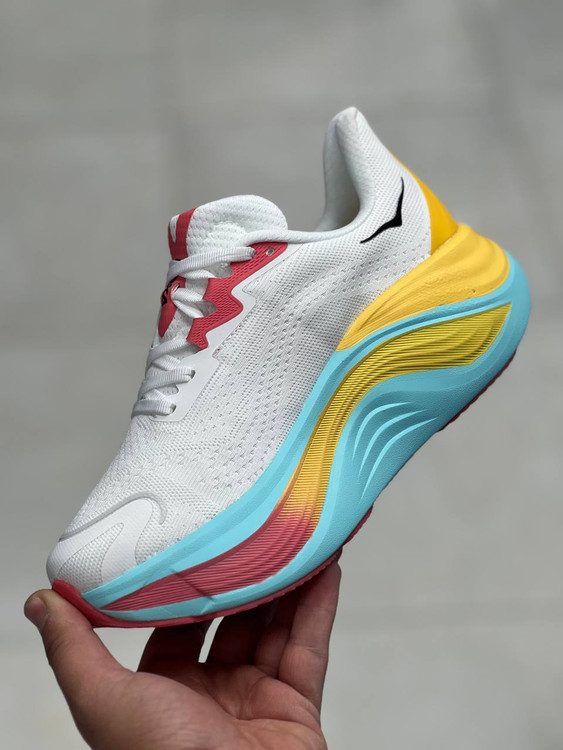 hoka skyward x made in Vietnam