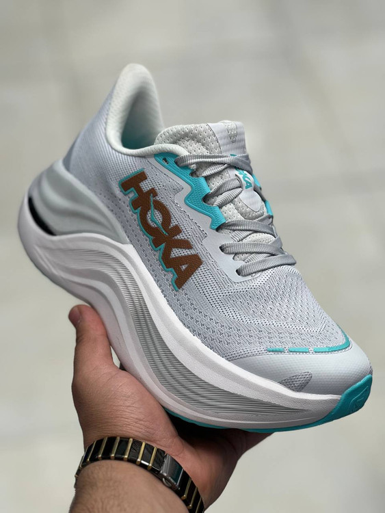 hoka skyward x made in Vietnam