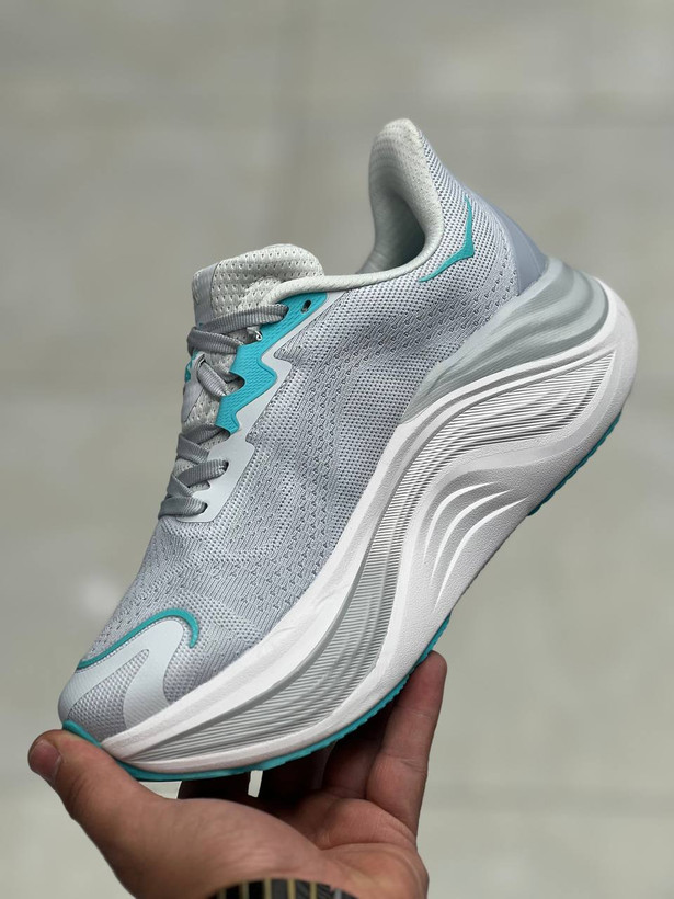 hoka skyward x made in Vietnam