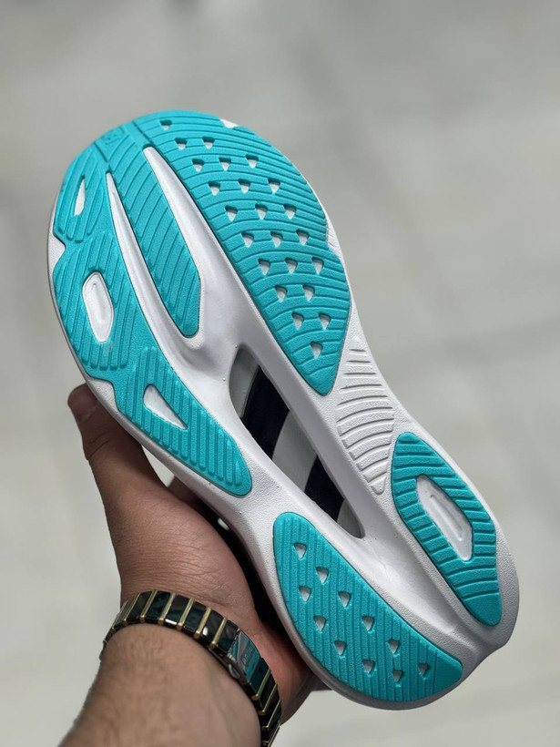 hoka skyward x made in Vietnam