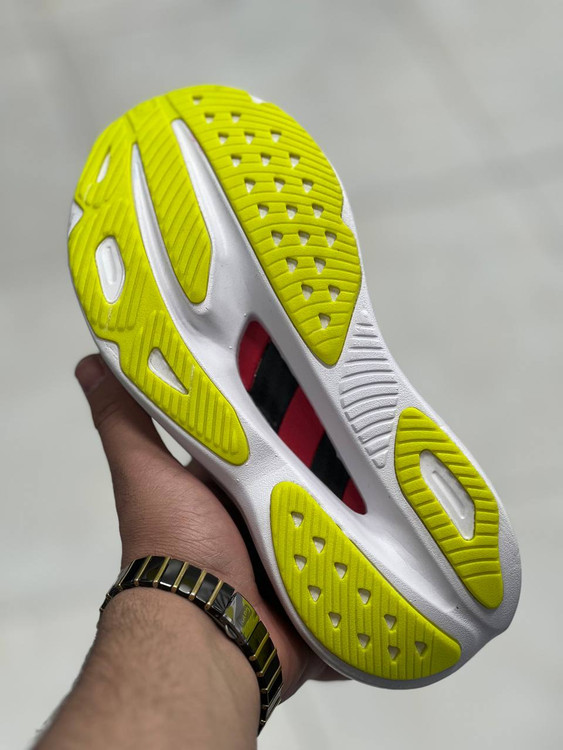 hoka skyward x made in Vietnam