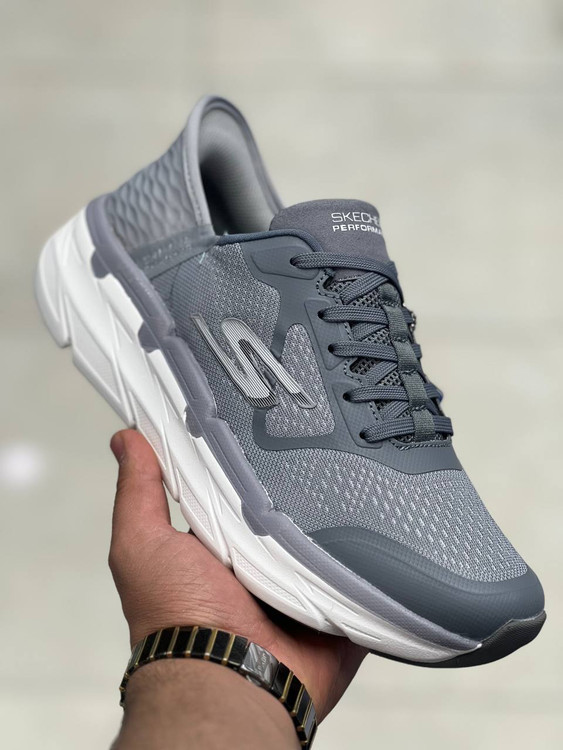 Skechers Max Cushioning made in Vietnam