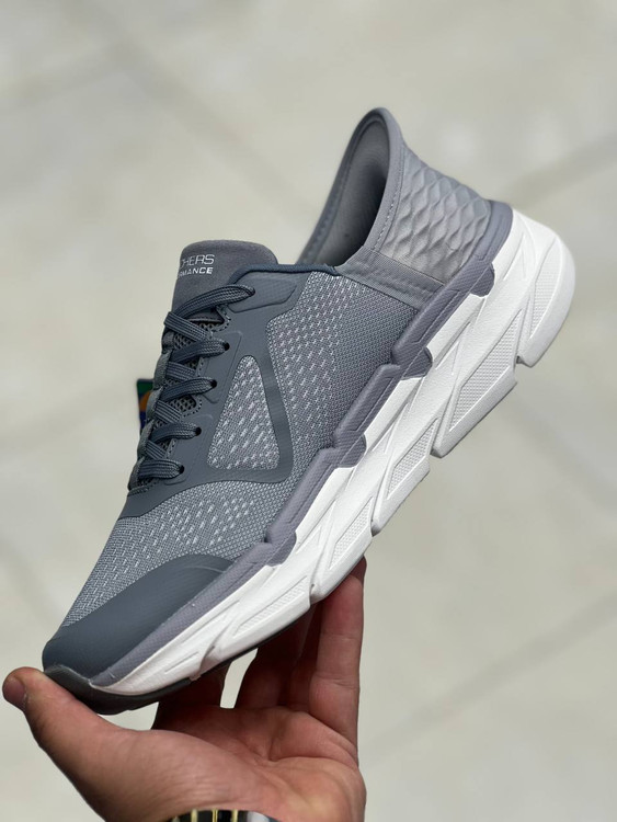 Skechers Max Cushioning made in Vietnam