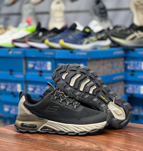 Skechers Max Protect made in Vietnam