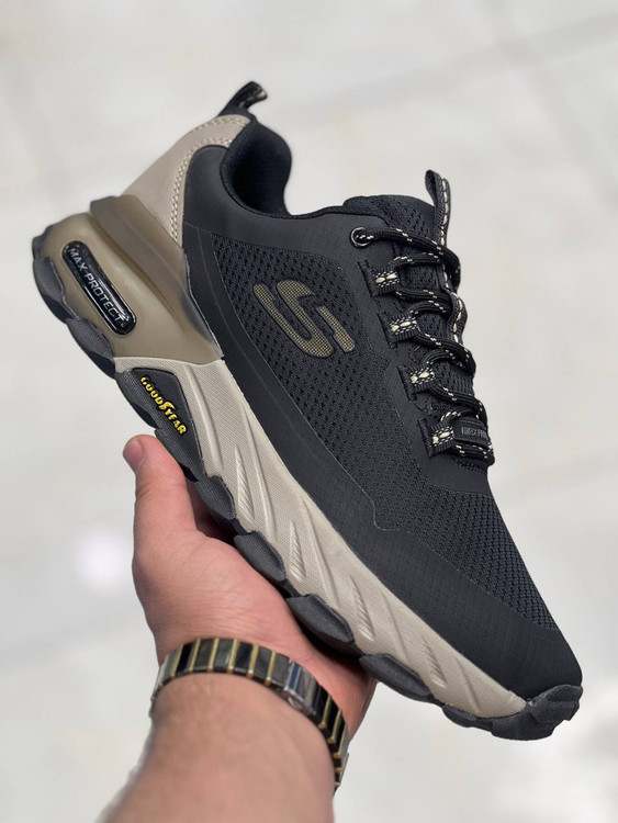 Skechers Max Protect made in Vietnam