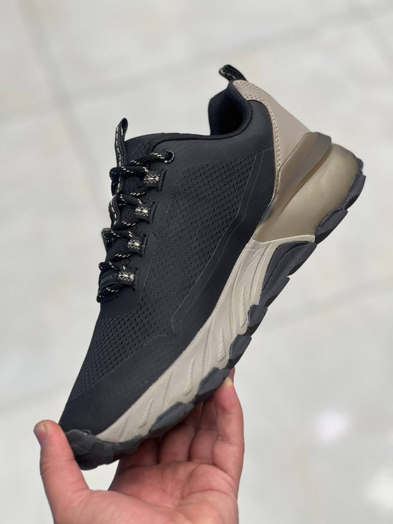 Skechers Max Protect made in Vietnam