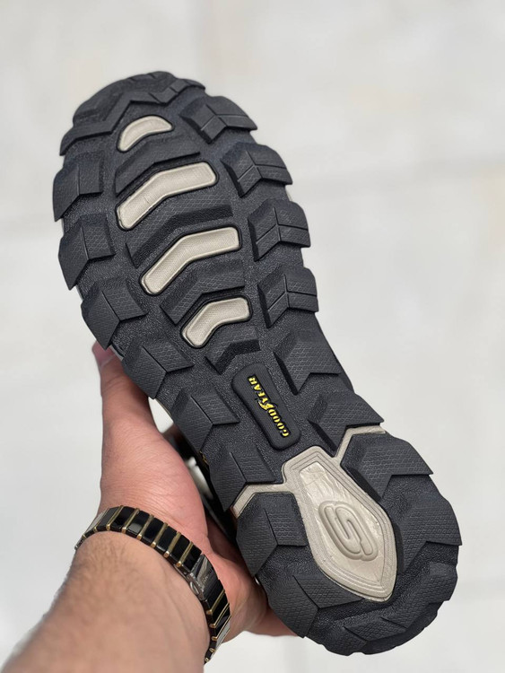 Skechers Max Protect made in Vietnam