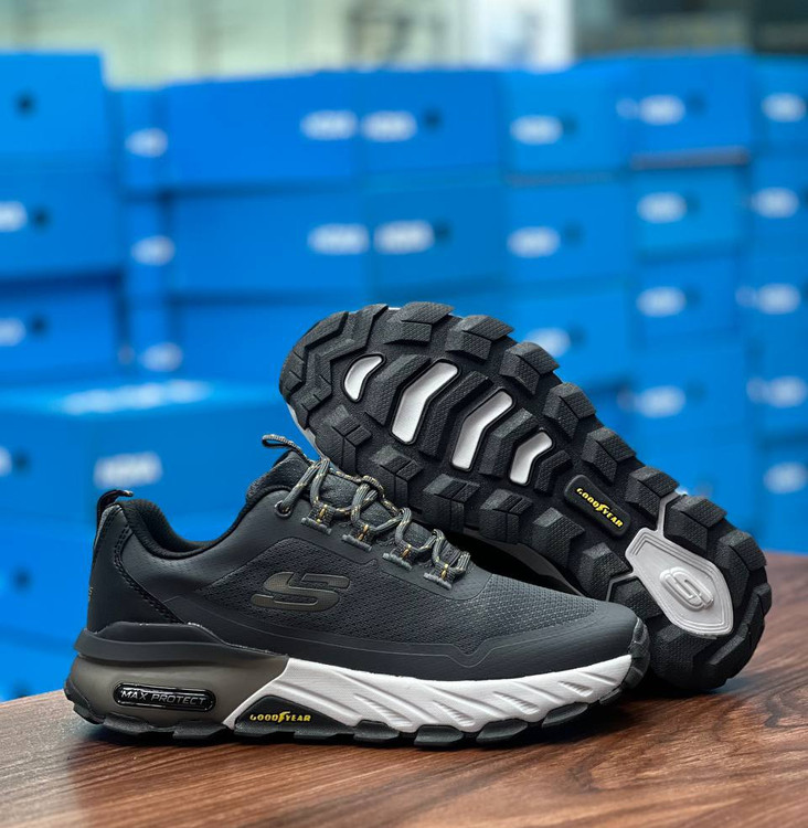 Skechers Max Protect made in Vietnam