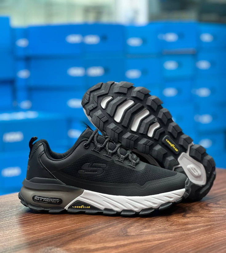 Skechers Max Protect made in Vietnam