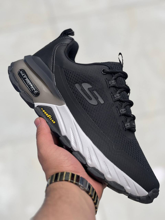 Skechers Max Protect made in Vietnam