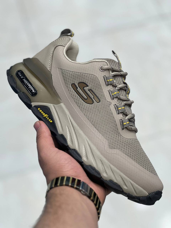 Skechers Max Protect made in Vietnam