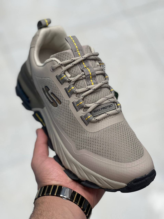 Skechers Max Protect made in Vietnam